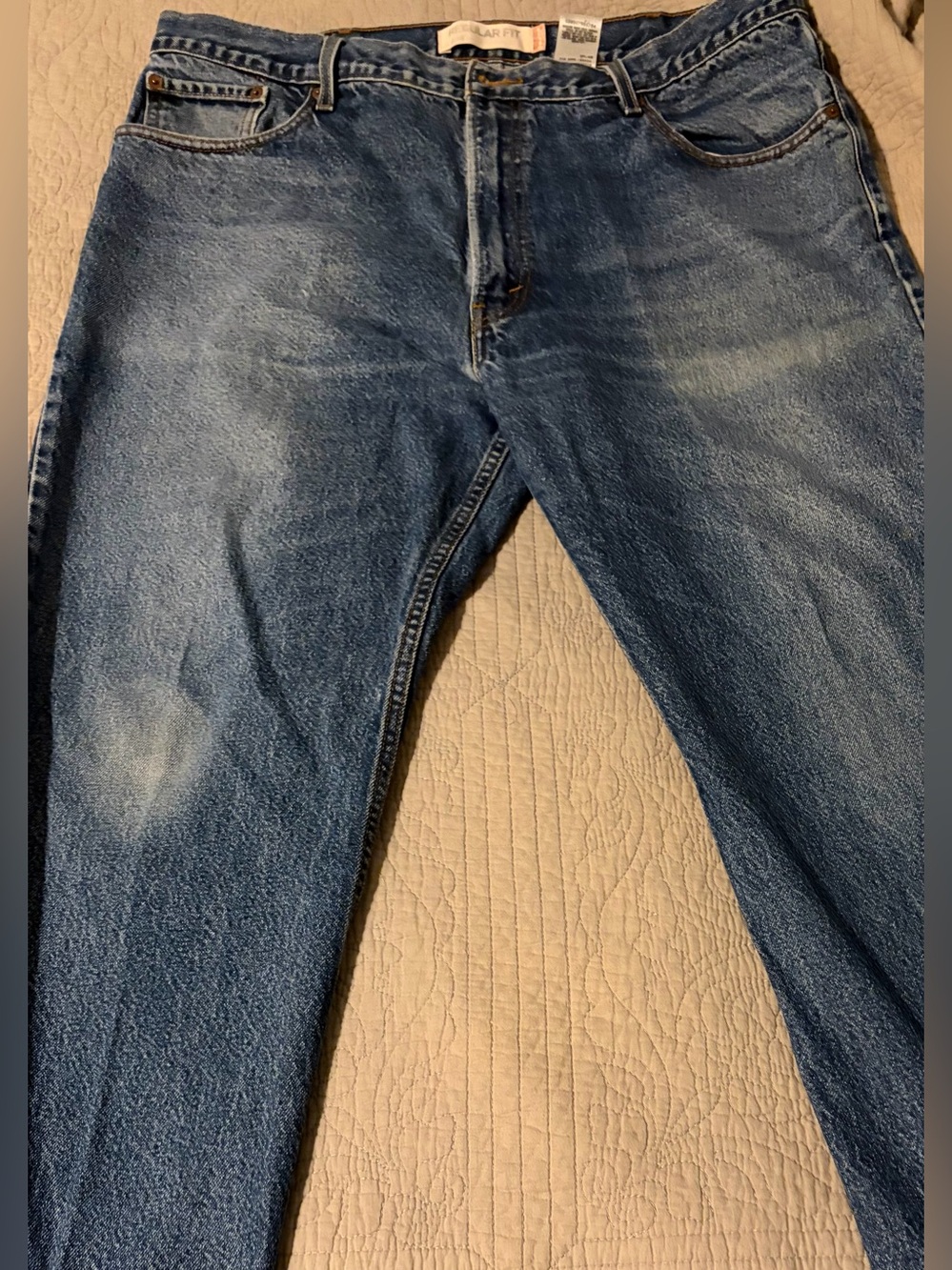 Levi's 505 Men's Faded Blue Jeans. 42 Waist / 30 length.  No defects.